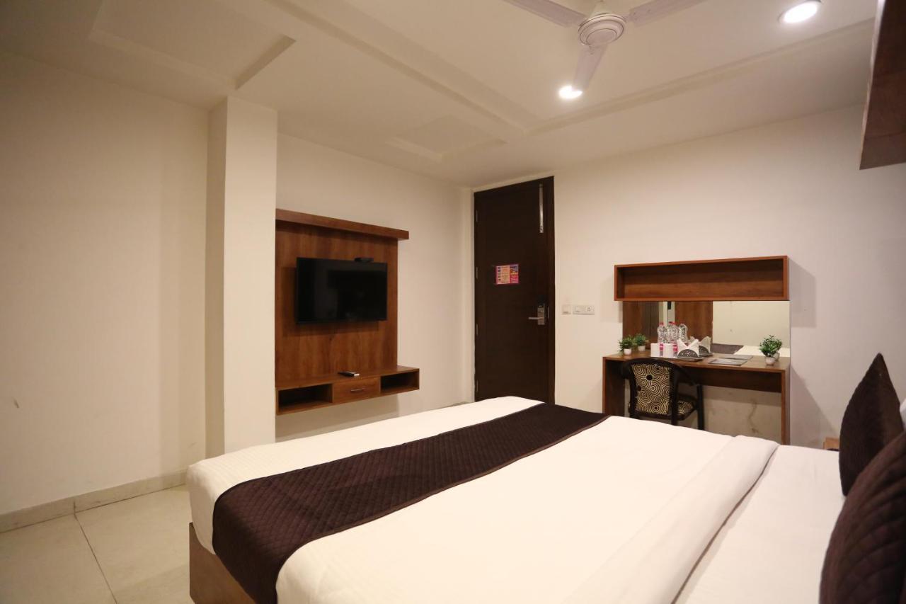 Hotel Sm Suits Near Delhi Airport-Unit By Grand Urban Luxury Neu-Delhi Exterior foto